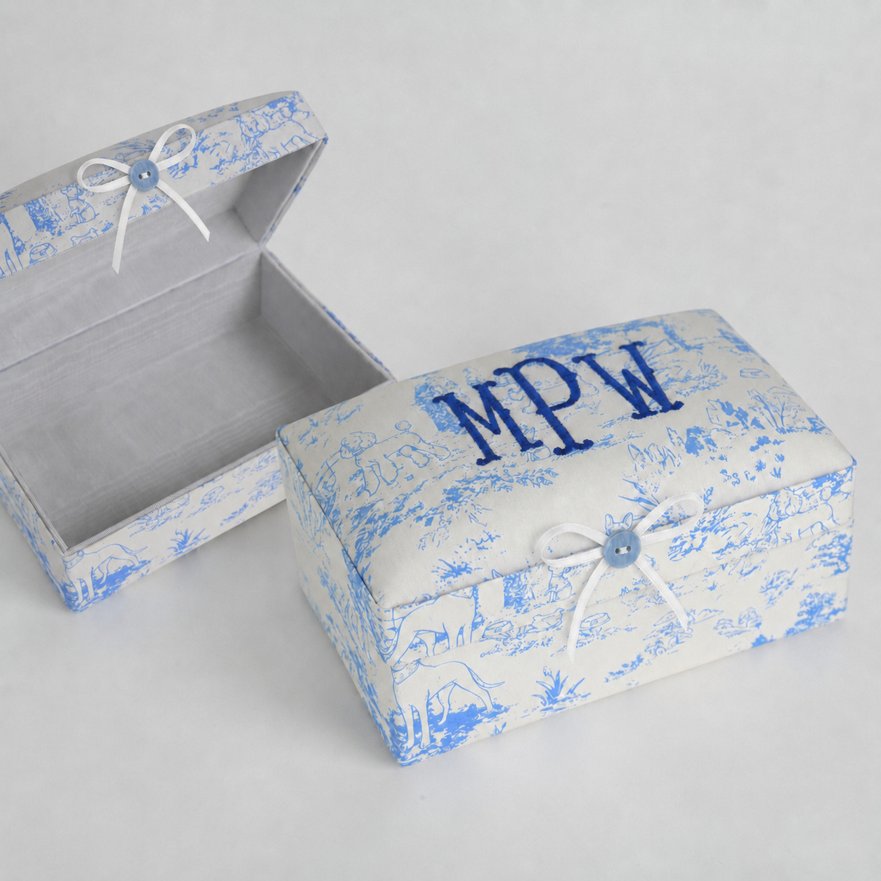 Heirloom Hounds Toile – Small Baby Keepsake Box