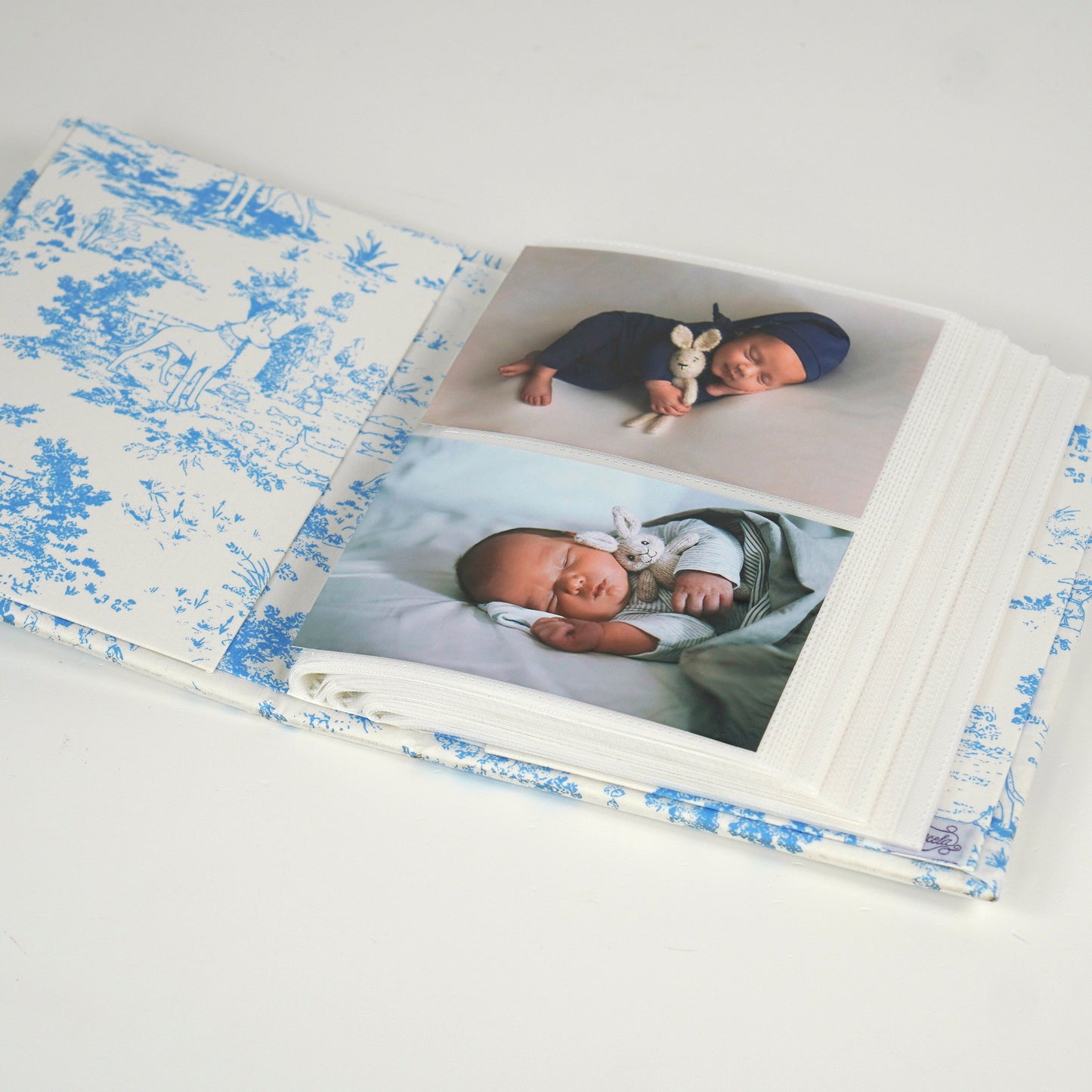 Heirloom Hounds Toile – Medium Hardbound Album